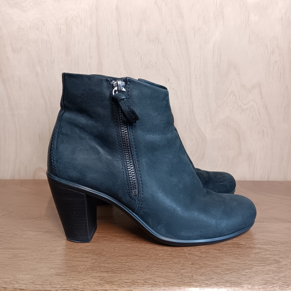 Ecco Women's Touch Leather Side Zip Up Ankle Boot Black 36